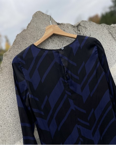 Šaty dámské Armani Exchange se vzorem